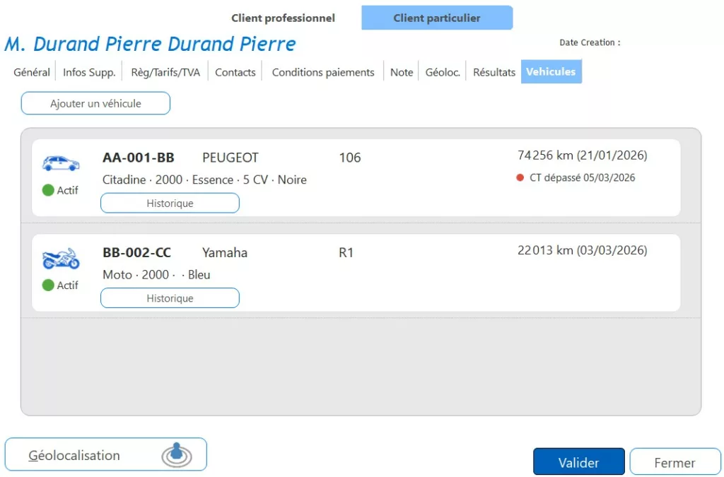 Liste des véhicules liés à la fiche client dans Free Devis Factures, avec immatriculation, marque, modèle, kilométrage, statut et contrôle technique.